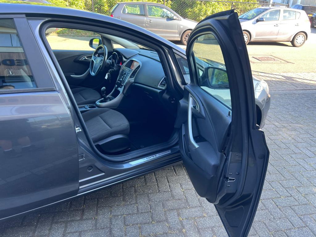 Opel Astra 1.4 turbo edition