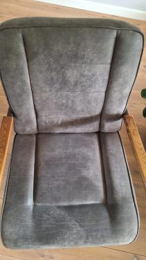 2 stuks fauteuil met houten leuning