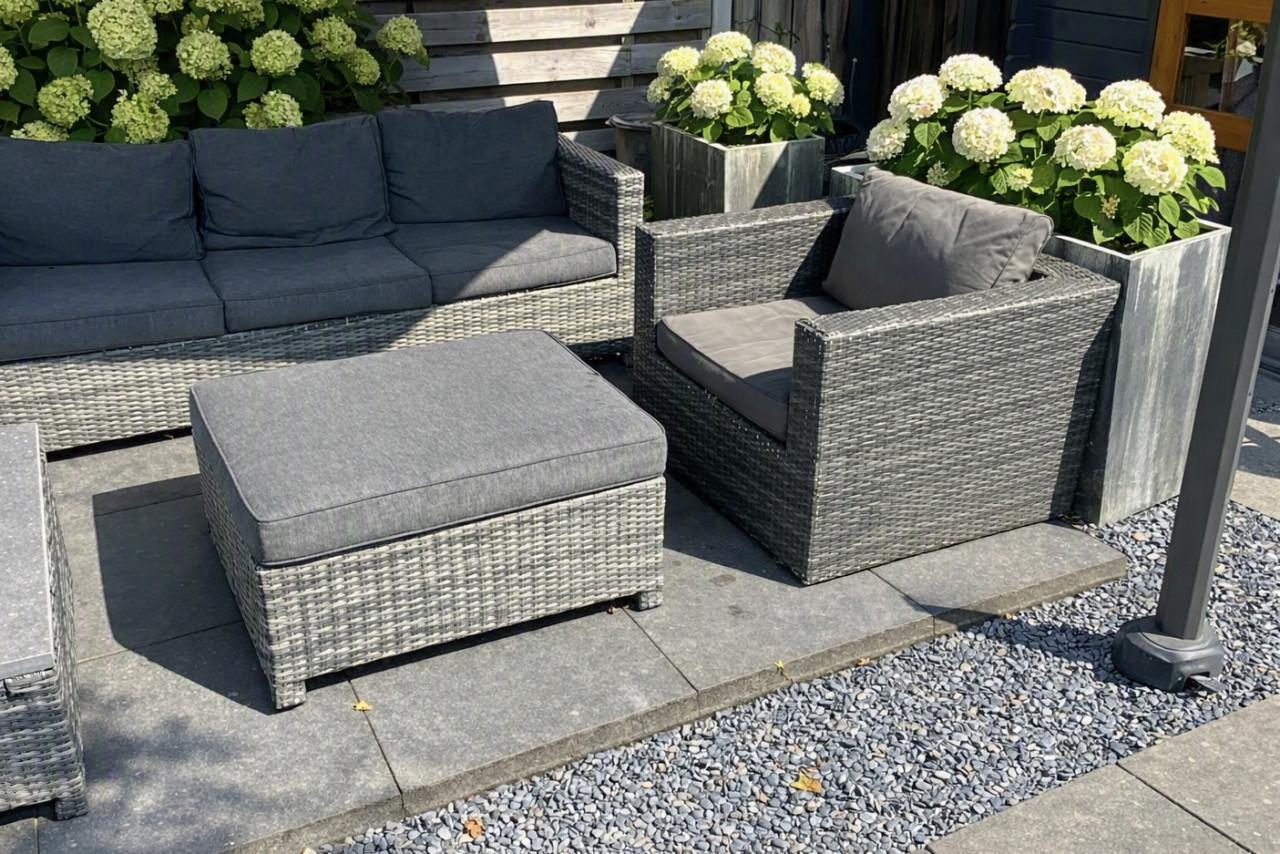 Tuinkussens grijs + gratis wicker loungeset