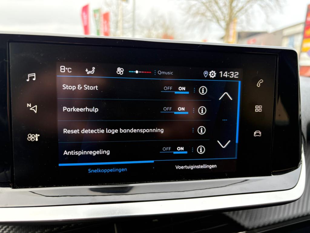 Peugeot 208 1.2 puretech blue lease active