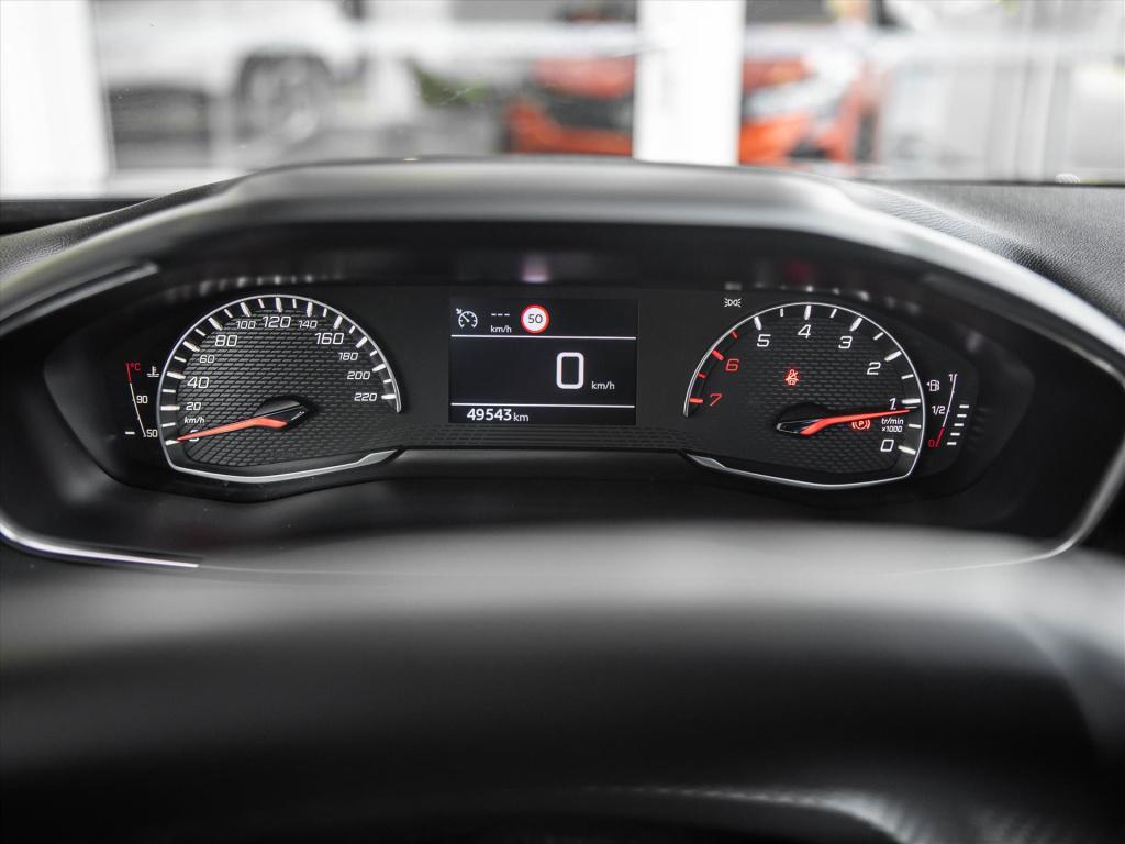 Peugeot 2008 1.2 puretech allure | trekhaak | bluetooth | apple carplay | a