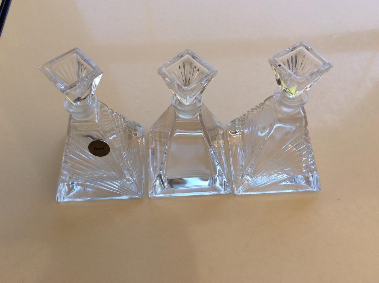 3 Bari 24% loodkristallen karafjes.  Hoogte incl. stop.  13 cm.