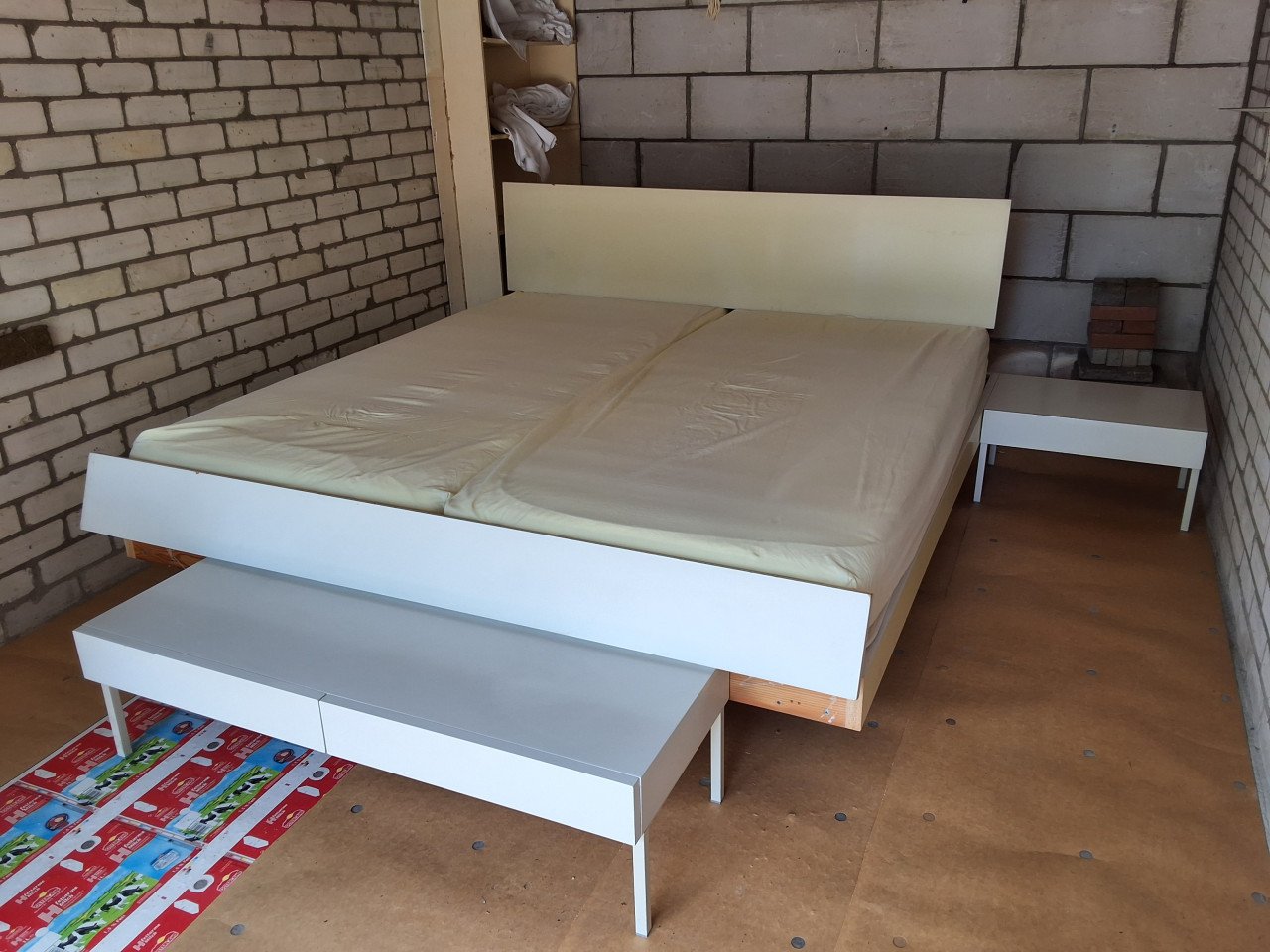 Te koop aupingbed met handverstelbare lattenbodem 180x200cm