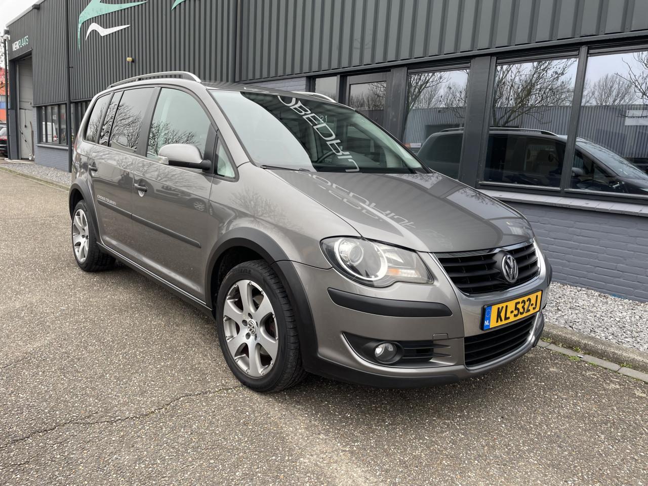 VOLKSWAGEN TOURAN 1.4 CROSS AUTOMAAT