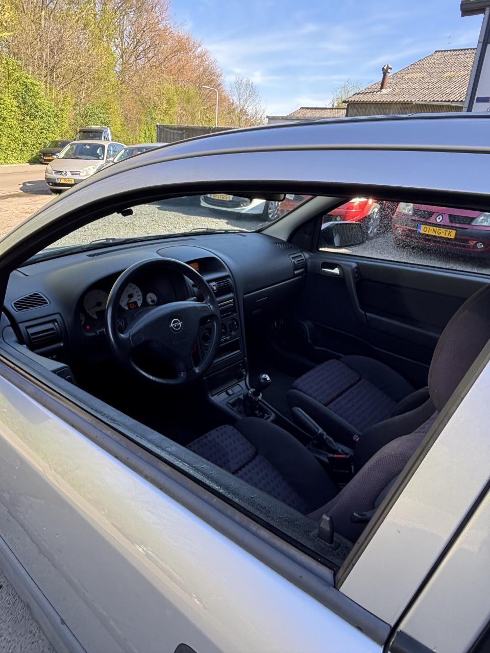 Opel Astra 1.8 sport