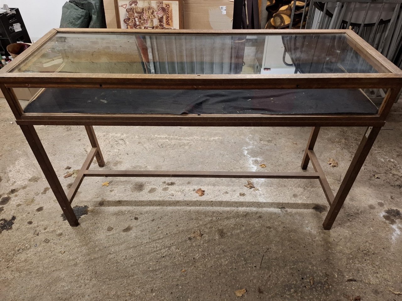 Antieke vitrine