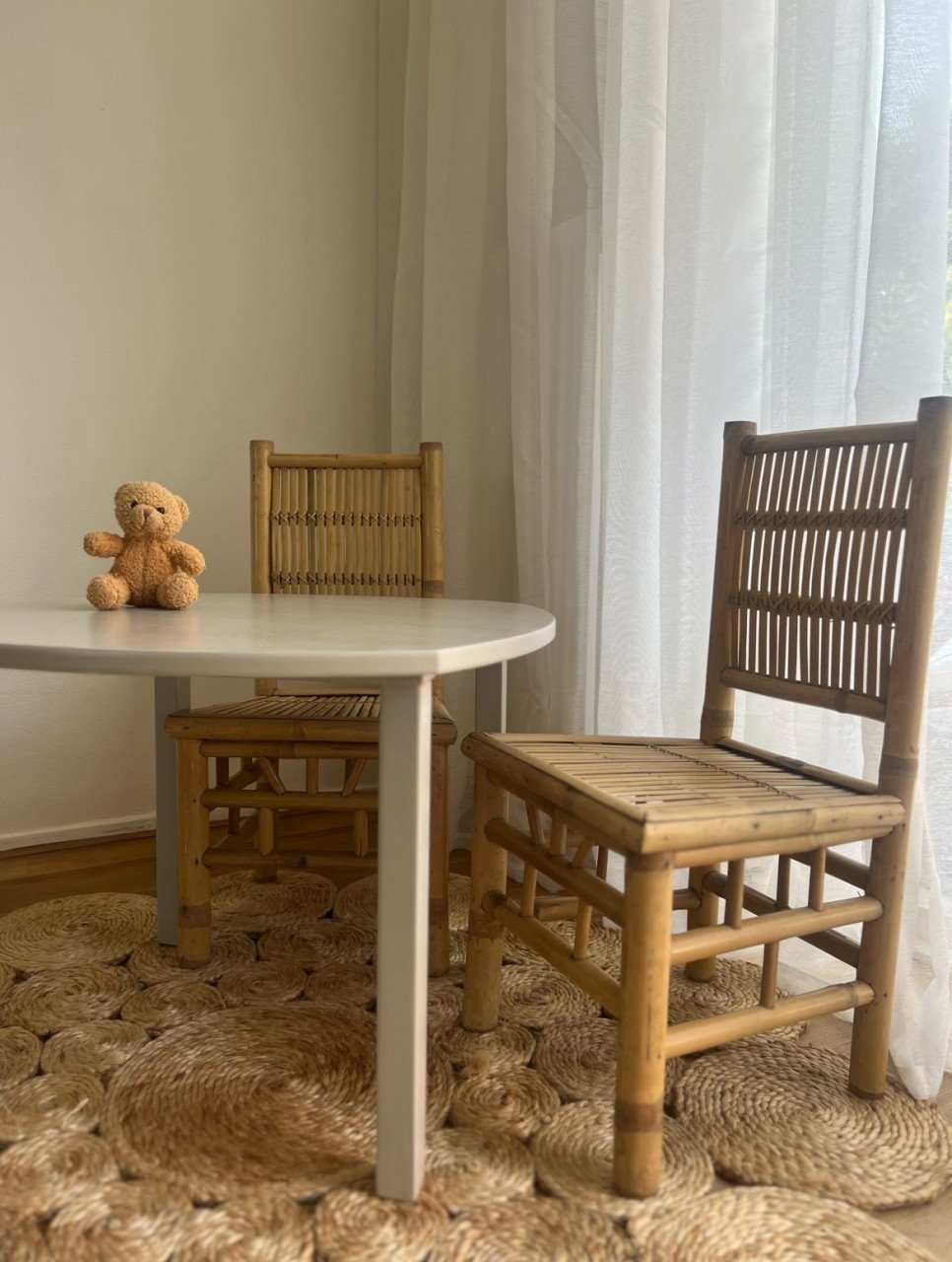 Unieke bamboe kinderset met beige tafeltje