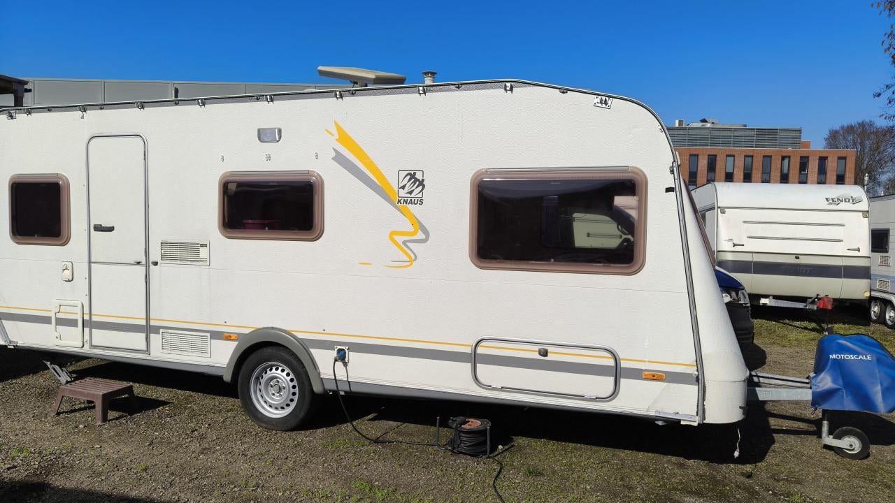 KNAUS 555 2001 BJ met stapelbed