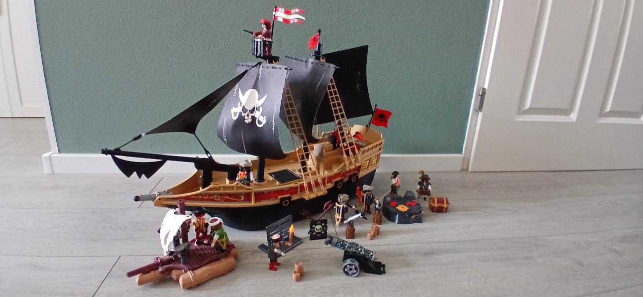 Playmobil groot piratenschip met diverse extra sets