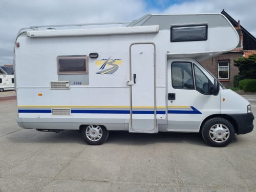 Burstner alkoof campers op basis van FIAT DUCATO uit 2002