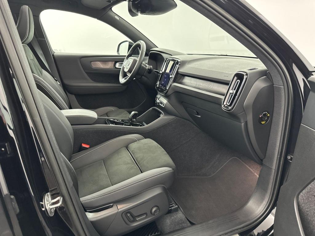 Volvo XC40 t5 262pk recharge ultimate dark| pano| adap.cruise| camera| trek