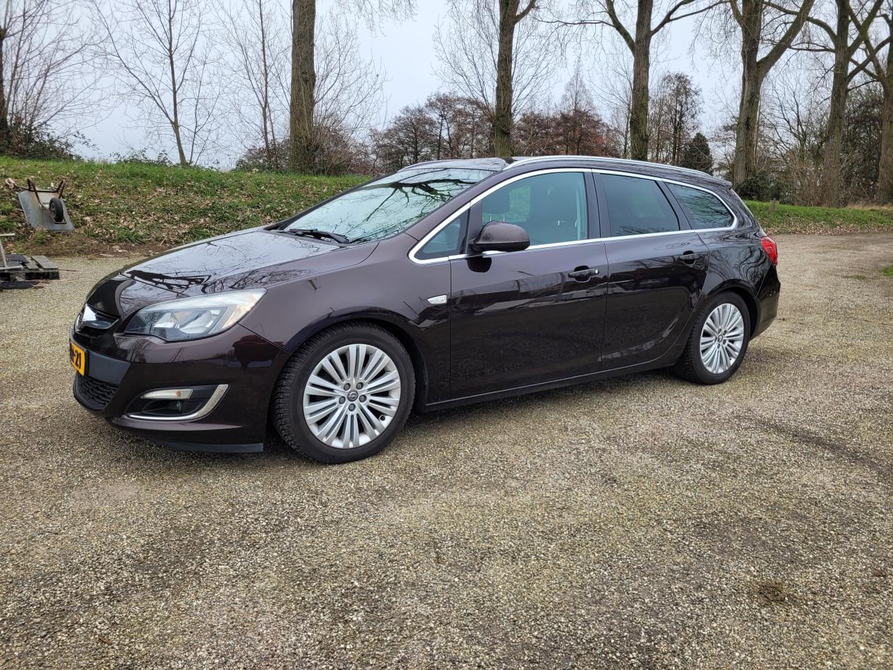 Opel Astra Sports Tourer 1.4 Turbo Design Edition