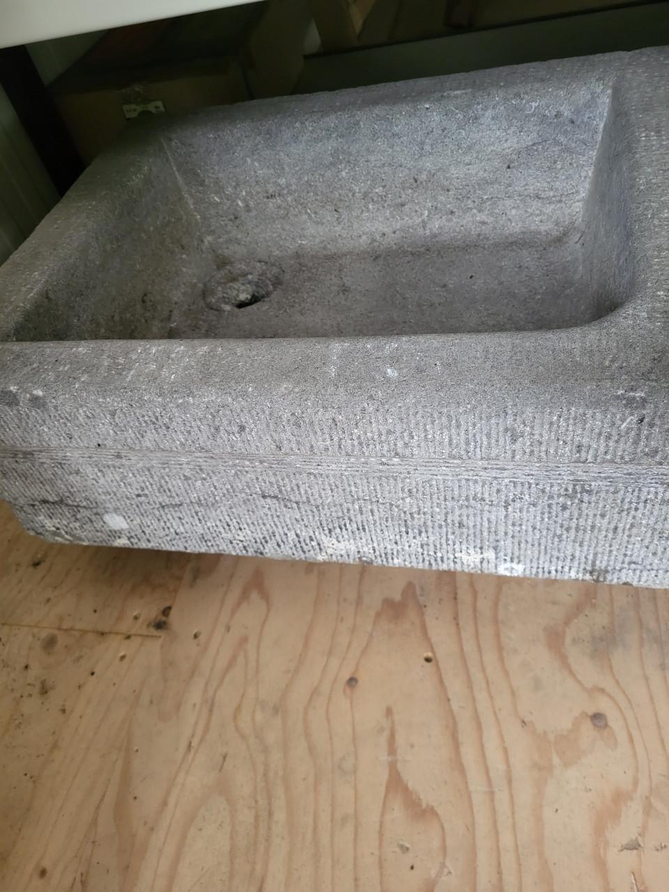 Hardstenen gootsteen bakje