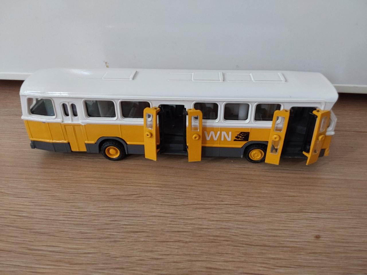 Zware miniatuur autobus ZWN