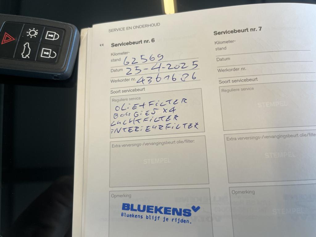 Volvo V40 1.5 t3 polar+ r-design sport pano navi trekhaak automaat