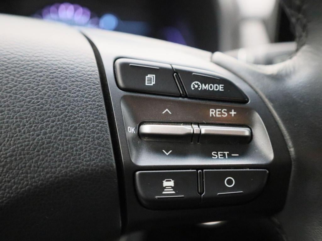 Hyundai Kona ev fashion 64 kwh | automaat | navigatie | heads-up display | 