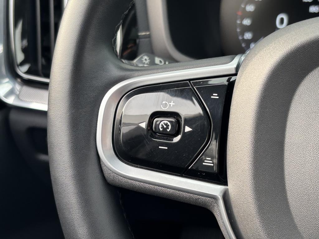 Volvo V60 t6 398pk recharge r-design| panodak| adap.cruise| camera| awd