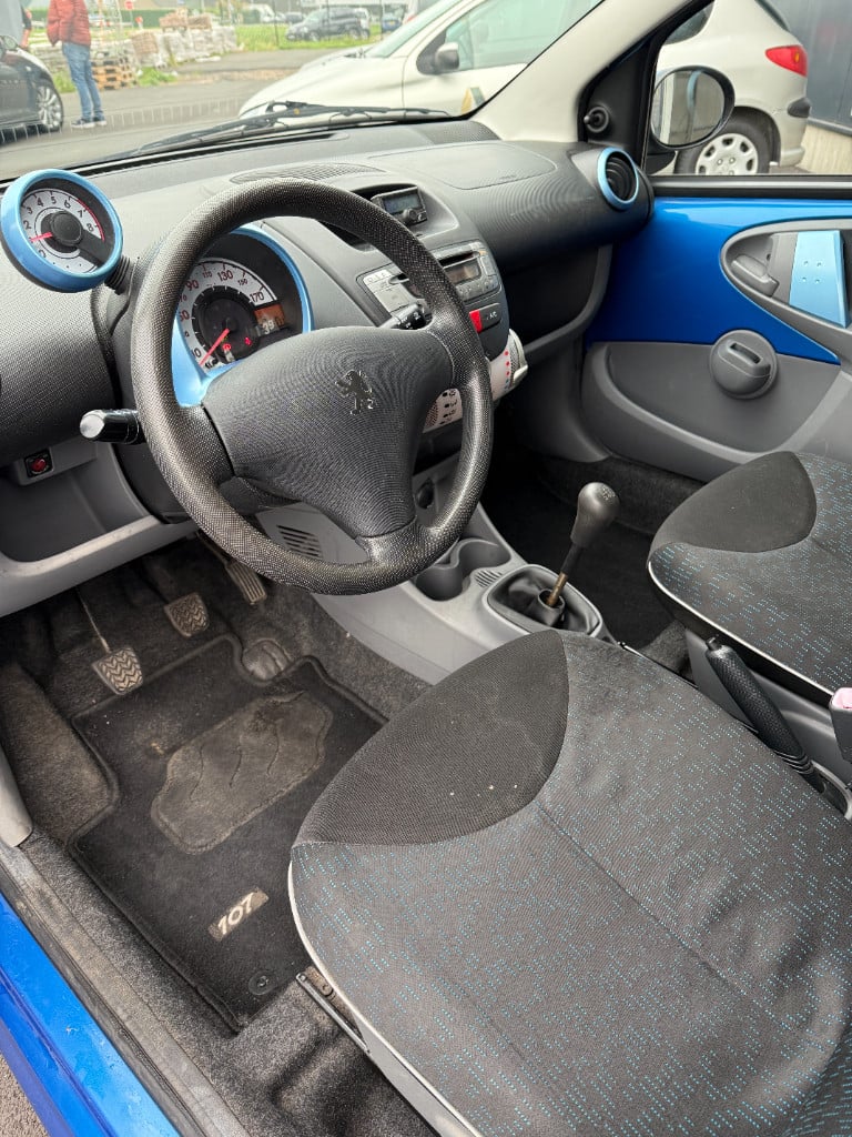 Peugeot 107 1.0 - urban move - airco - 5drs