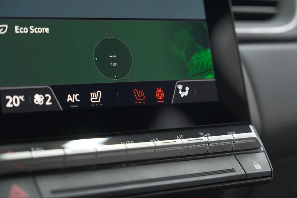 Renault Captur mild hybrid 160 edc techno | pack winter | camera | adaptiev