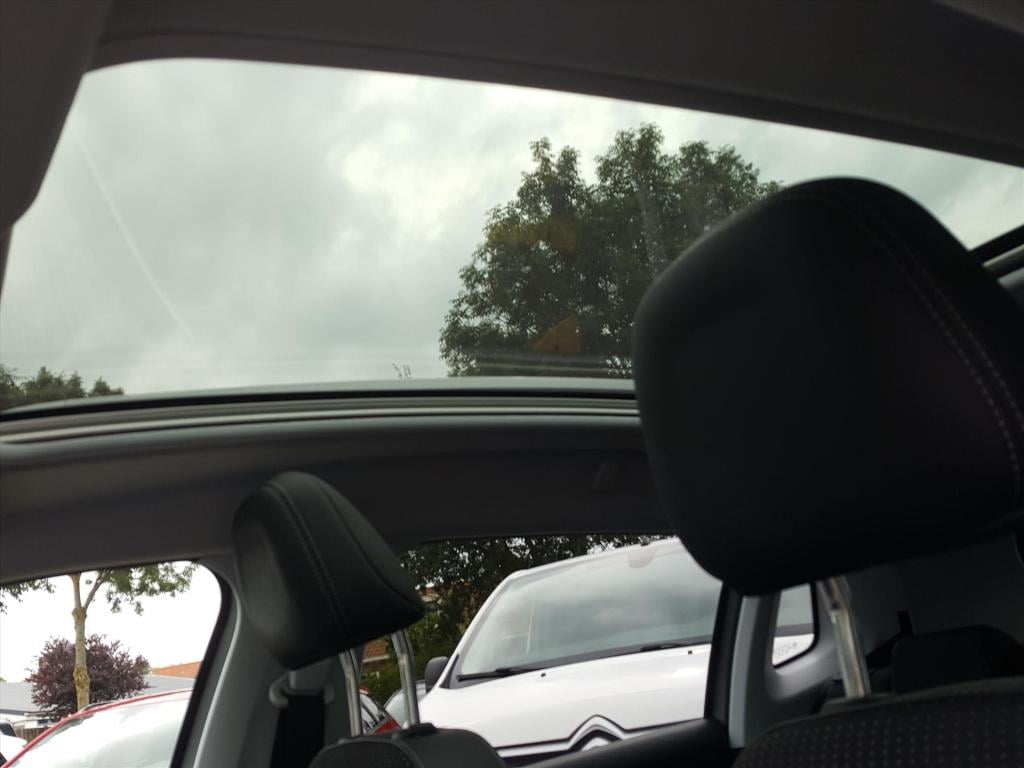 Peugeot 2008 allure1.2 puretech 110pk navigatie | cruise & climate control 