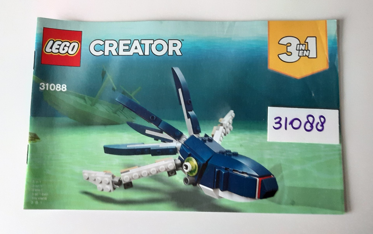LEGO Creator 31088 Diepzeewezens: haai-- zeeduivel of inktvis