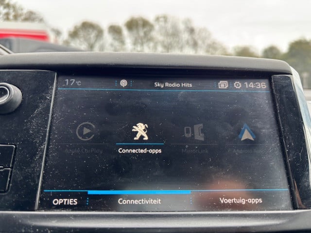 Peugeot 208 blue lion 1.2 pt-82pk 5d navigatie&bluetooth&apple carplay&andr