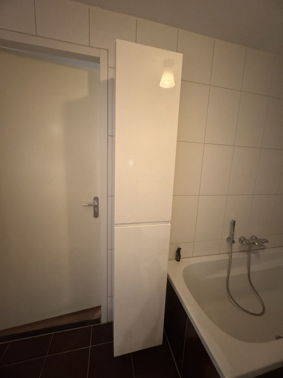 Badkamer kast   Z.g.a.n.