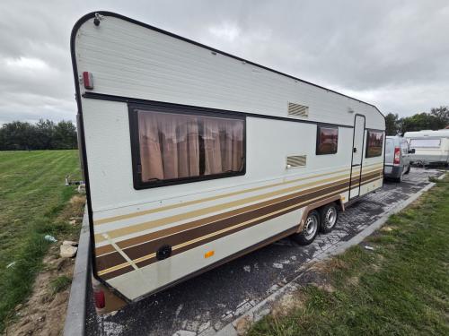 Knaus azur 620 met voortent