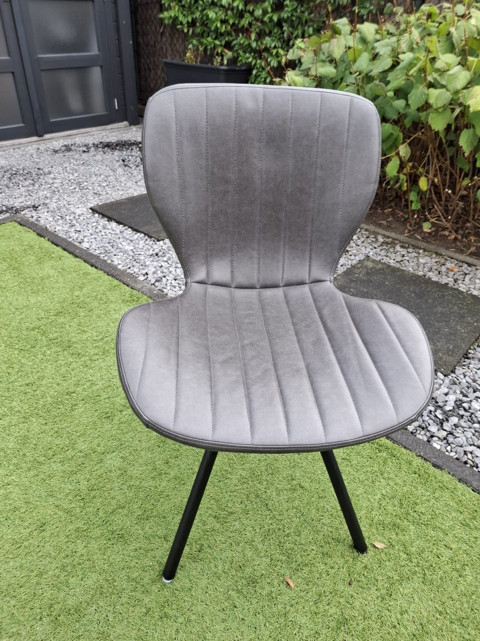 Eetkamerstoelen 4 stuks GRATIS
