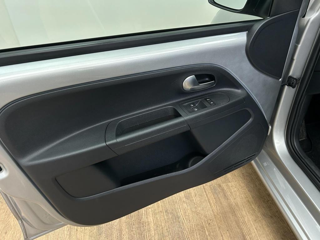 Volkswagen UP! occasion 1.0 move up! bluemotion | grijs | tweedehands volks