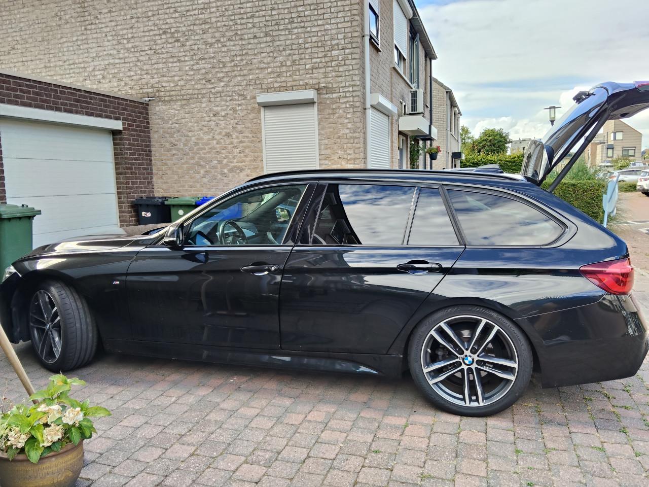 BMW 320I