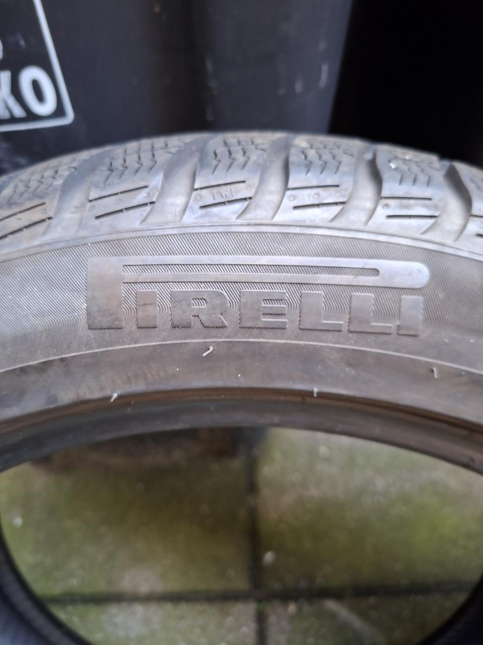Te koop, 18 inch wintrrbanden., pirelli