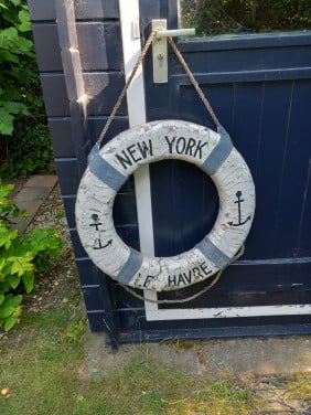 Reddingsboei met New York erop
