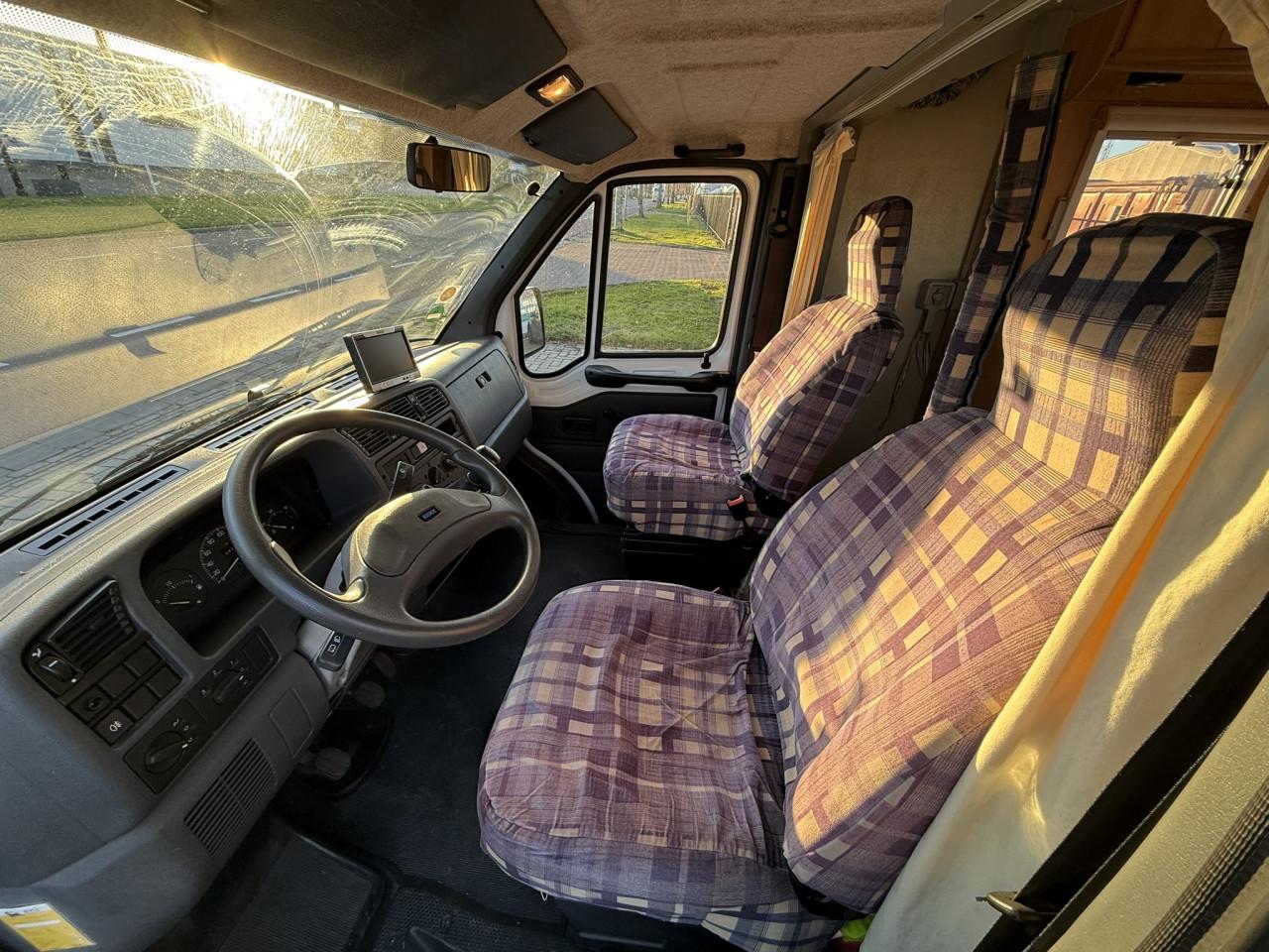 Fiat 230 | Dethleffs - Ruime en degelijke gezinscamper!