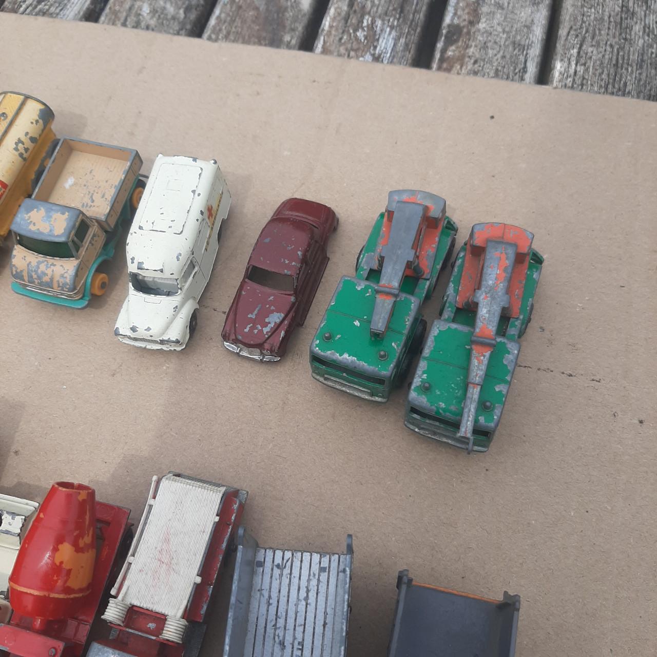 Diverse oude bespeelde  lesney modellen