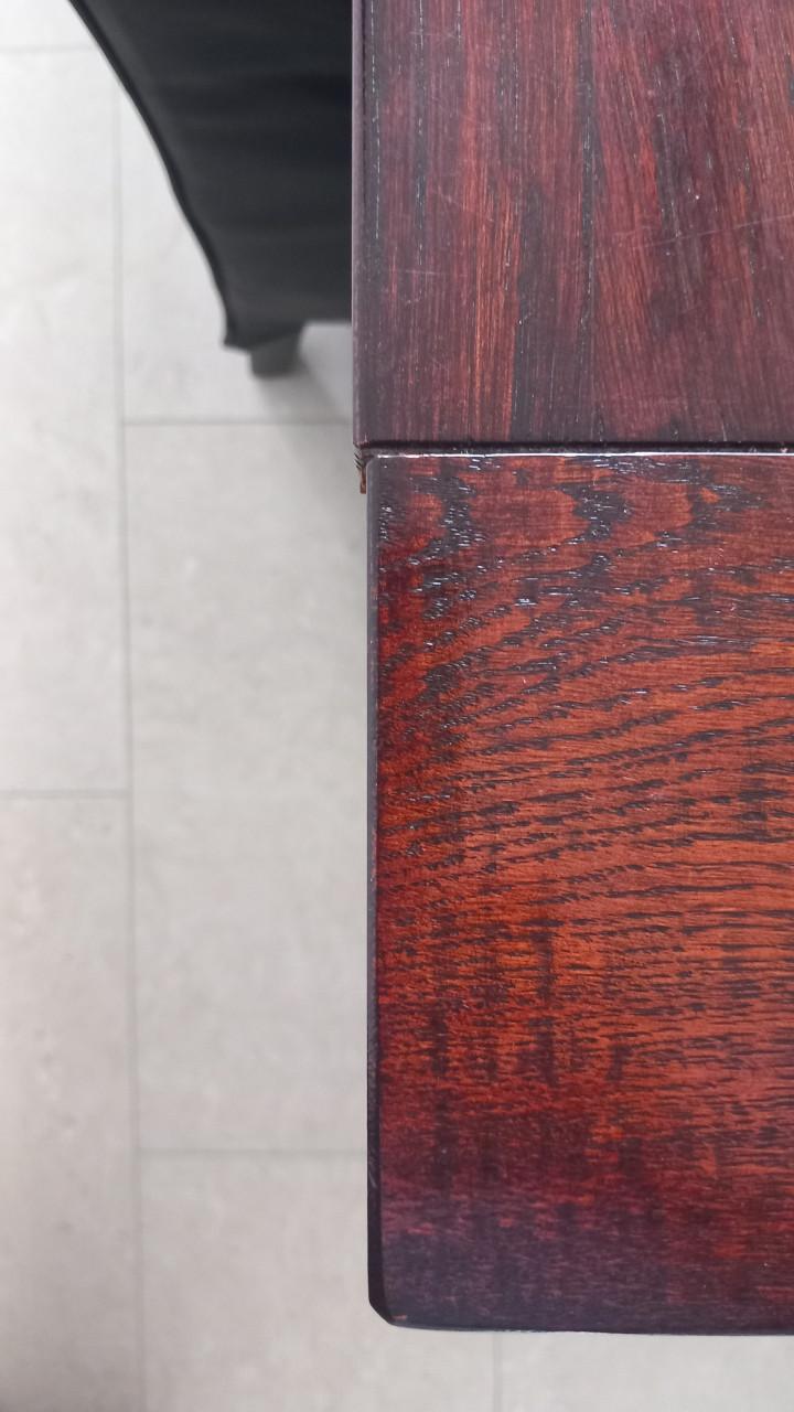 Grote gezellige hardhouten tafel, gratis