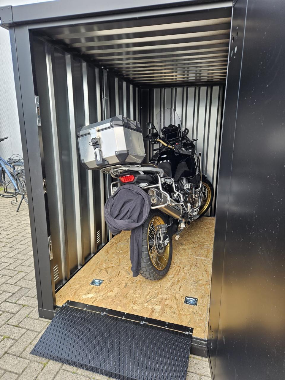 BIKE STORE MINI CONTAINERS MOTORSTALLING