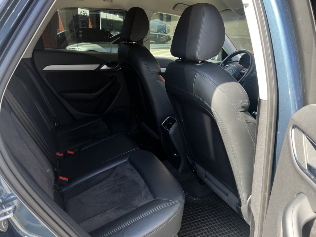 Audi Q3 1.4 tfsi cod sport pro line automaat | navi | stoelverw. | keyless 