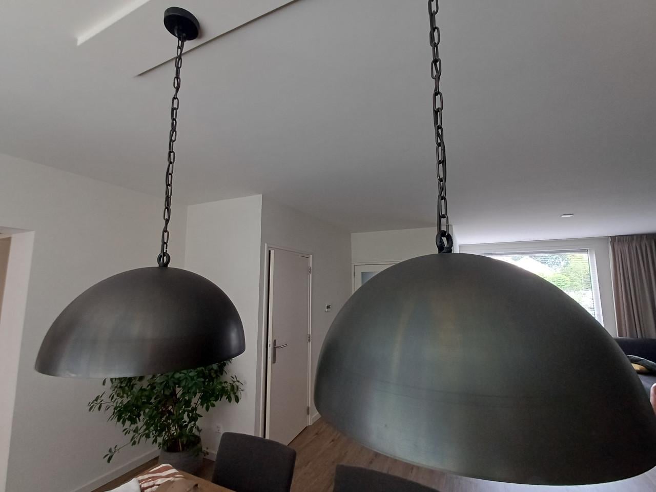2 hanglampen metaal