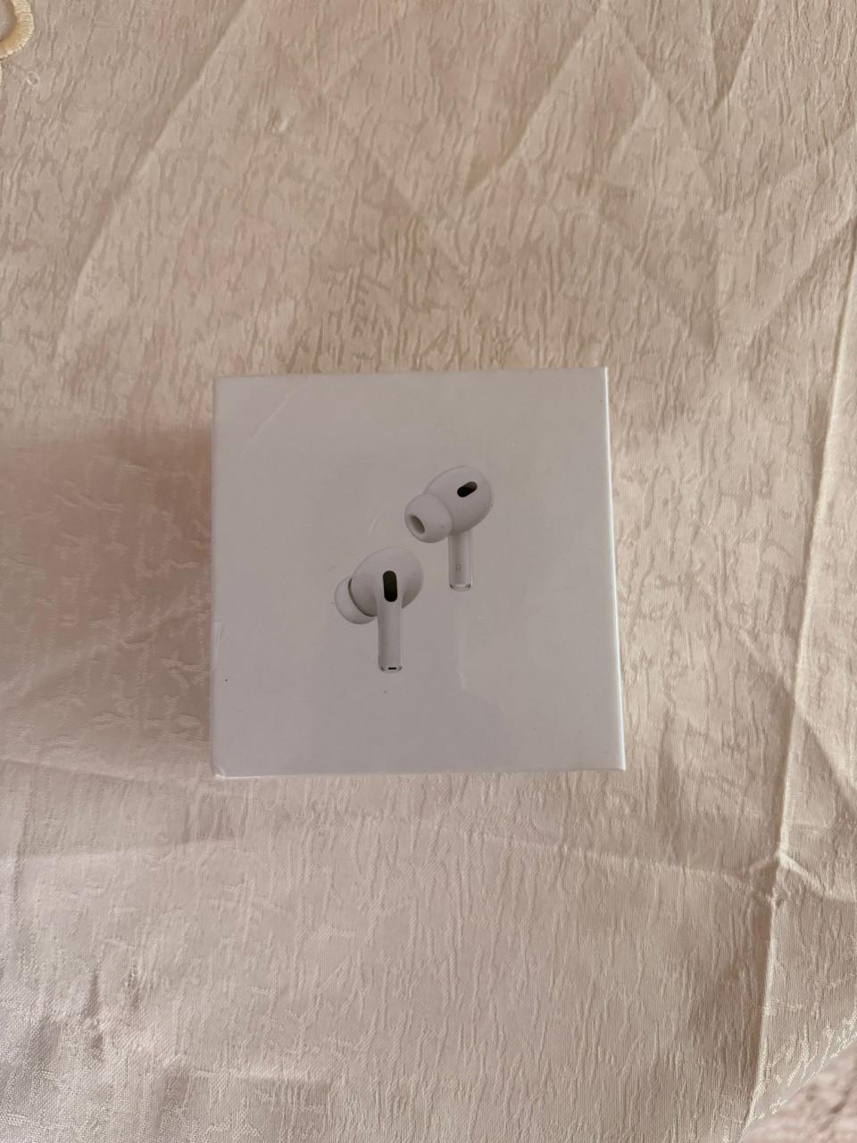 Airpods 4 / Airpods 2 pro