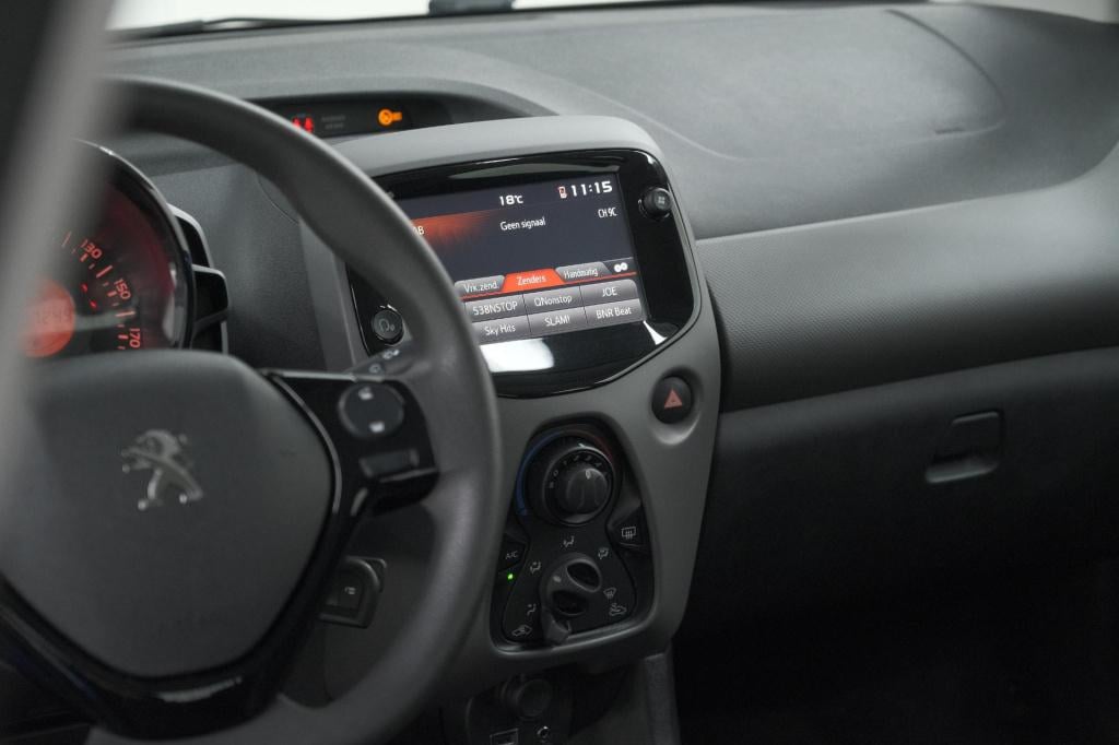 Peugeot 108 1.0 e-vti active | camera | apple carplay | airco | allseason b