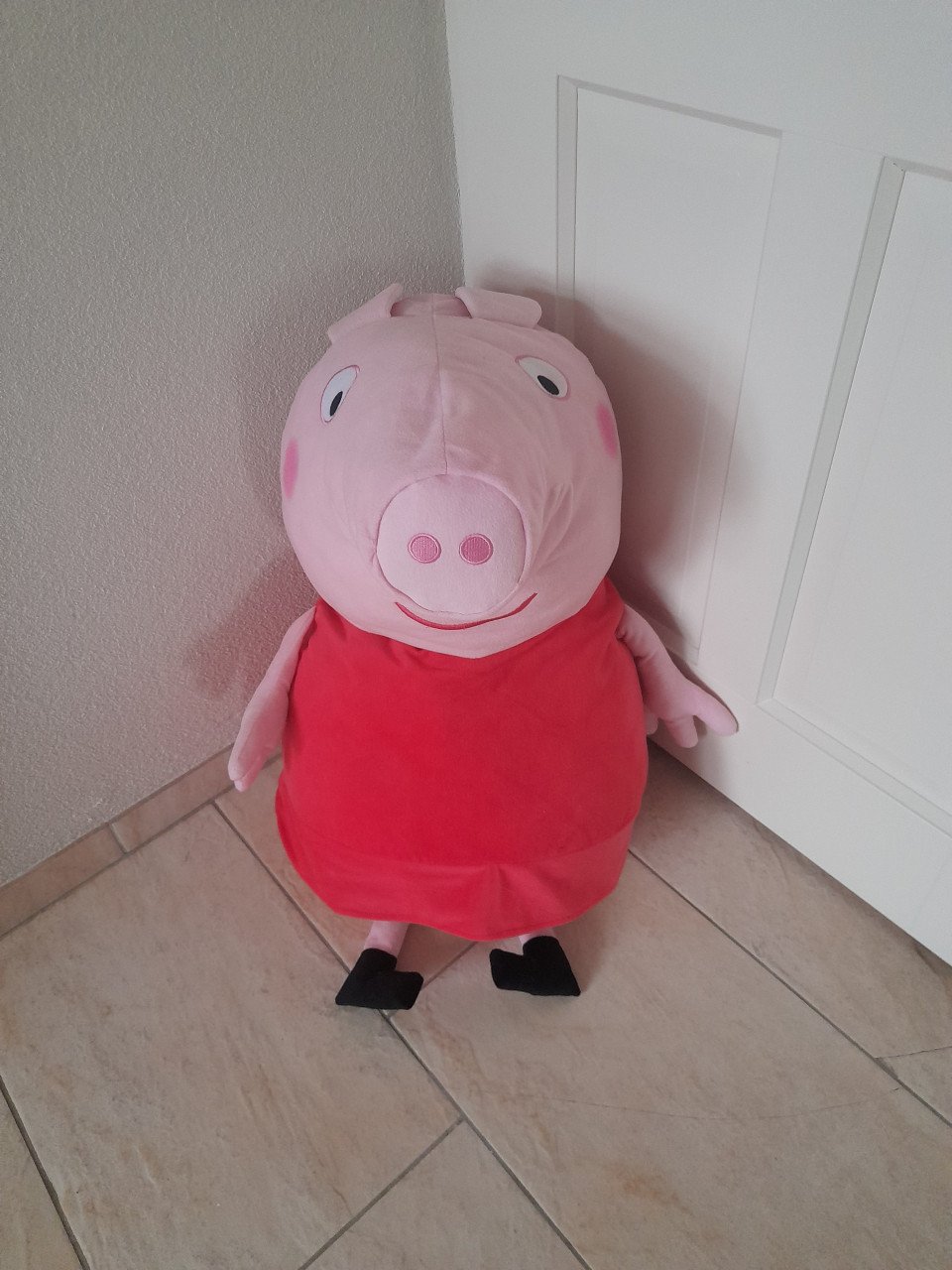 Beschrijving Grote Peppa Big ( z,g,a,n,) 75 x 40 cm