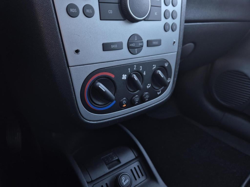 Opel Corsa 1.2-16v silverline / origineel nl / airco