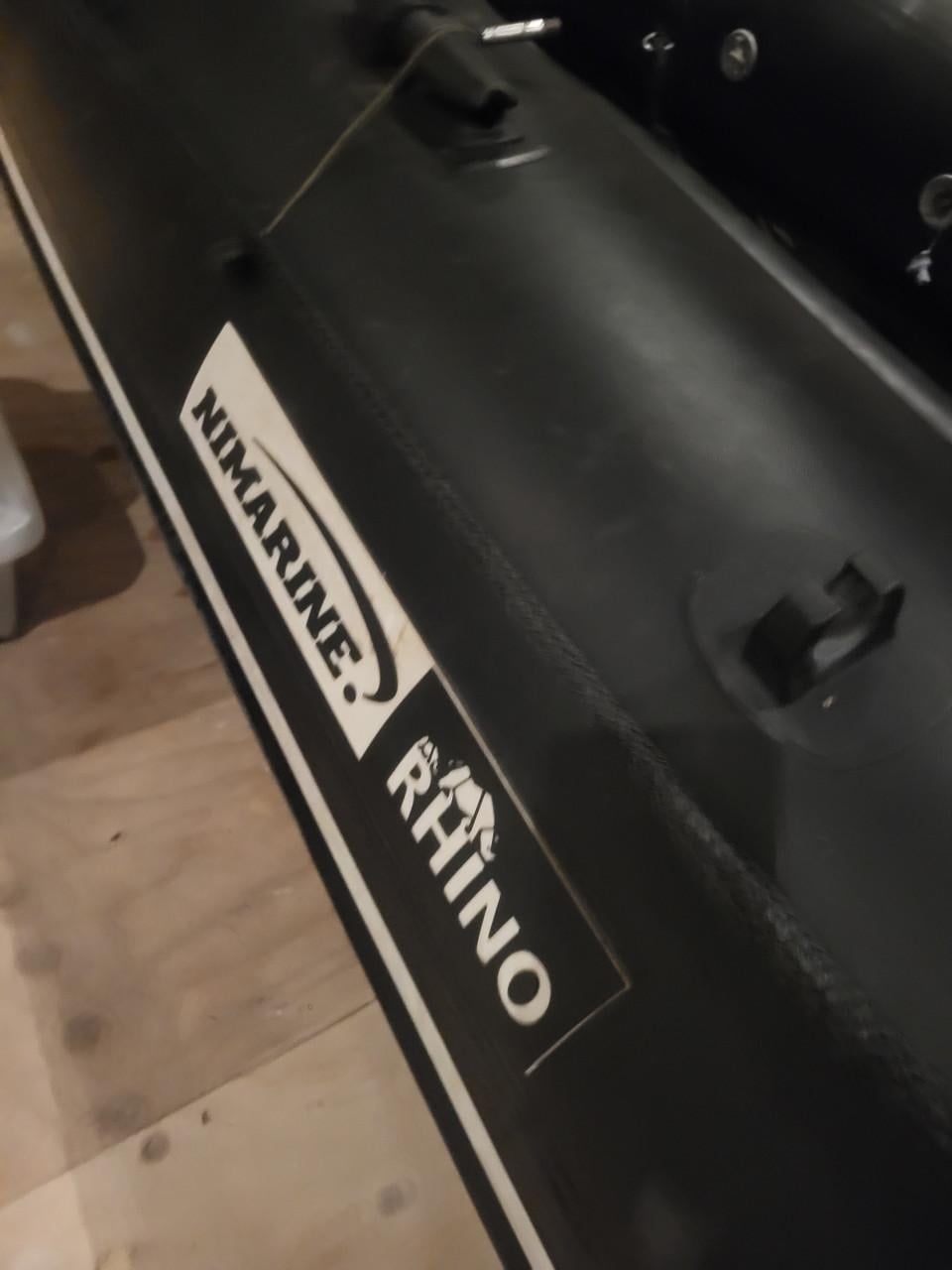 Nimarine Rhino Black 2.90 rubberboot met een 6 pk Suzuki DF6