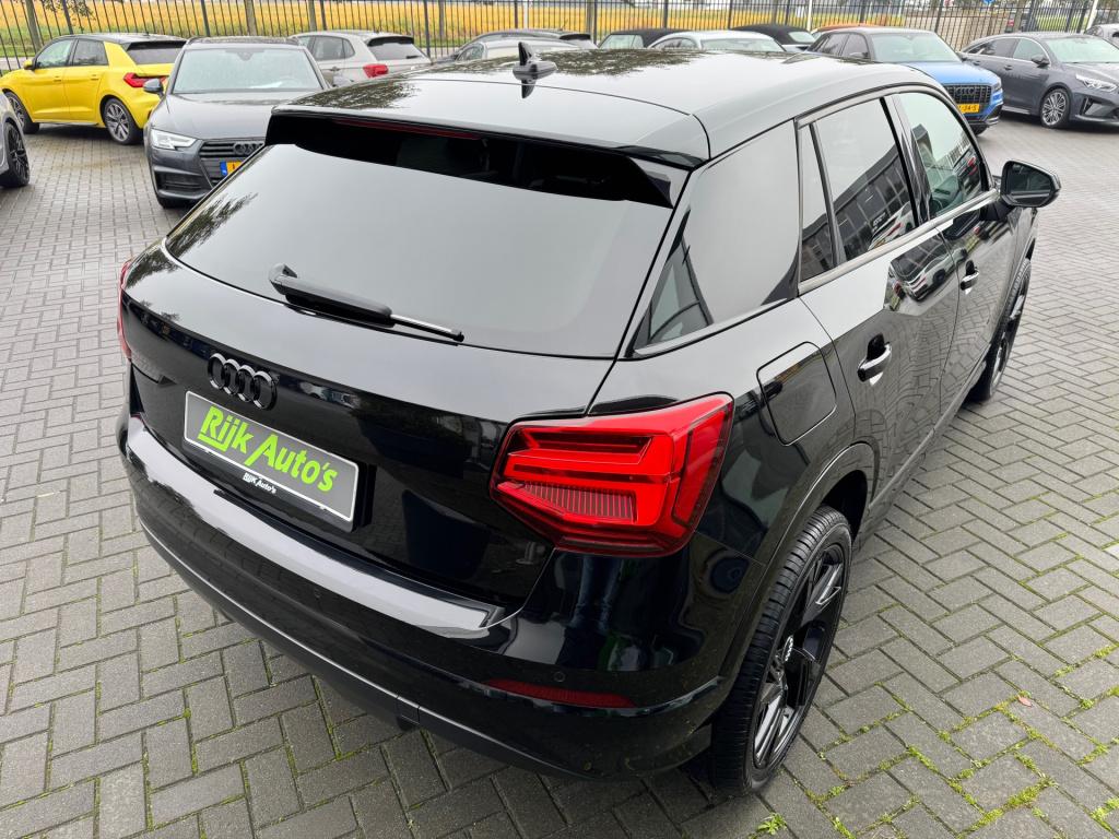 Audi Q2 35 tfsi sport * black pack * keyless * matrix led * stoelverwarming