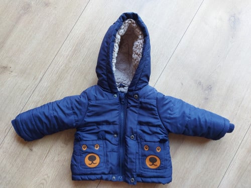 Leuke donkerblauwe jongens winterjas (maat 74 / 80)