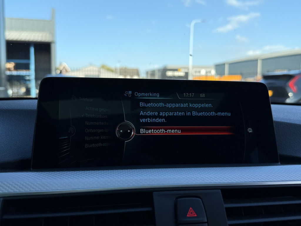 BMW 3-serie 320i m-sport | 360 camera | head-up | leder | schuif / kantel d