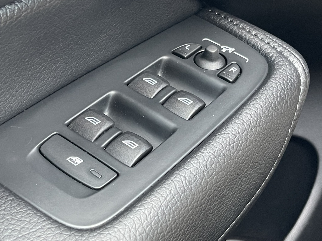 Volvo XC60 t5 254pk momentum | leder| keyless| navi| elek.koffer| led| car