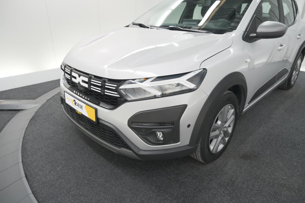Dacia Sandero Stepway tce 90 expression | camera | dodehoekdetectie | navig