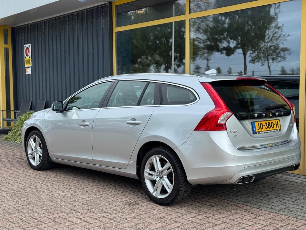 Volvo V60 2.4 d6 tw.en. r-des. automaat